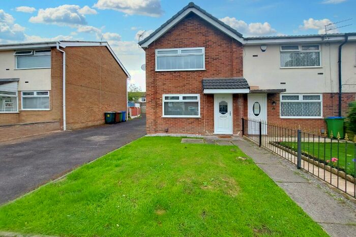 2 Bedroom End Of Terrace House To Rent In Oxford Drive, Middleton, Manchester, M24