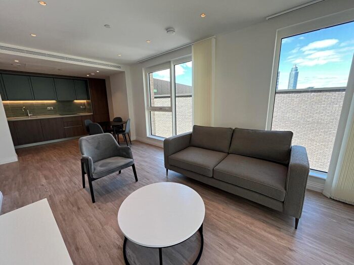 2 Bedroom Flat To Rent In Gasholder Place, Lambeth, London, SE11