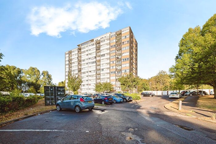 2 Bedroom Flat For Sale In Slewins Close, Hornchurch, RM11