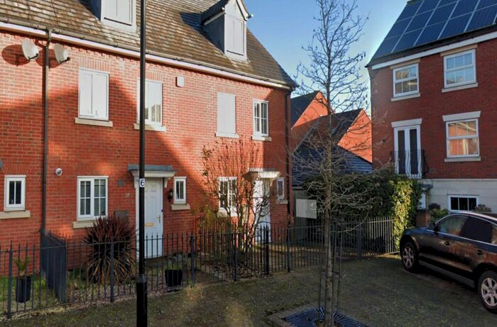 3 Bedroom House To Rent In Stonechat Road, Rugby, CV23