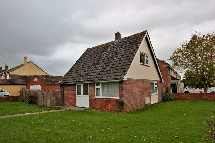 3 Bedroom House To Rent In Thames Crescent, Melksham, SN12