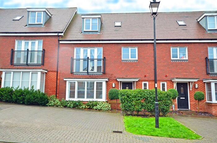 4 Bedroom Town House For Sale In Swallowtail Grove, Frimley, GU16