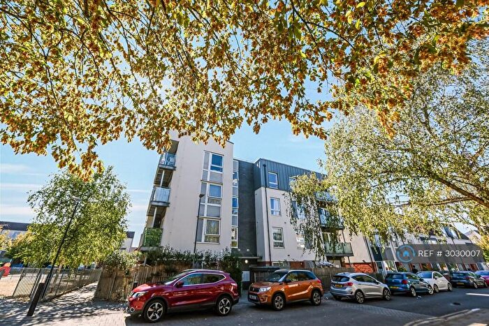 2 Bedroom Flat To Rent In Drinkwater Road, Harrow, HA2
