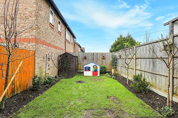 3 Bedroom Terraced House For Sale In Lomond Gardens, South Croydon, CR2