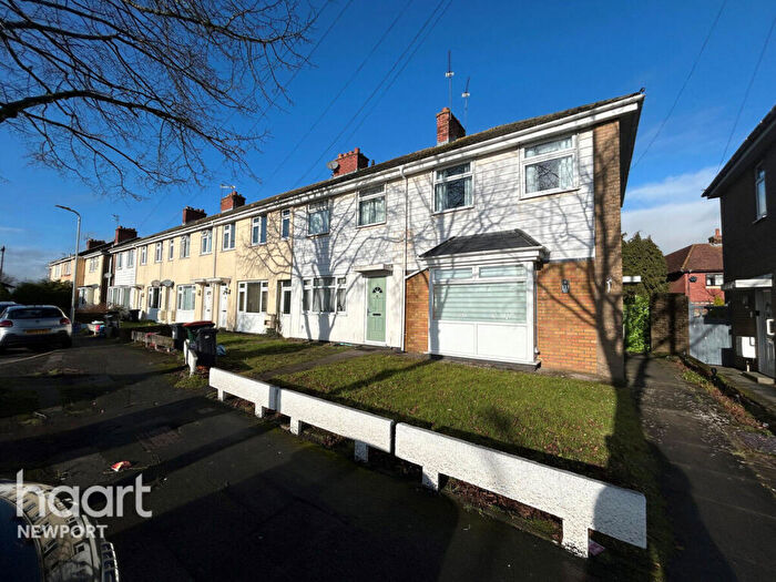3 Bedroom End Of Terrace House For Sale In Maesglas Grove, Newport, NP20