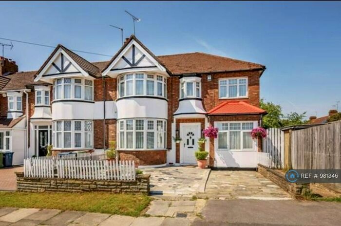 5 Bedroom Semi-Detached House To Rent In London, London, HA3