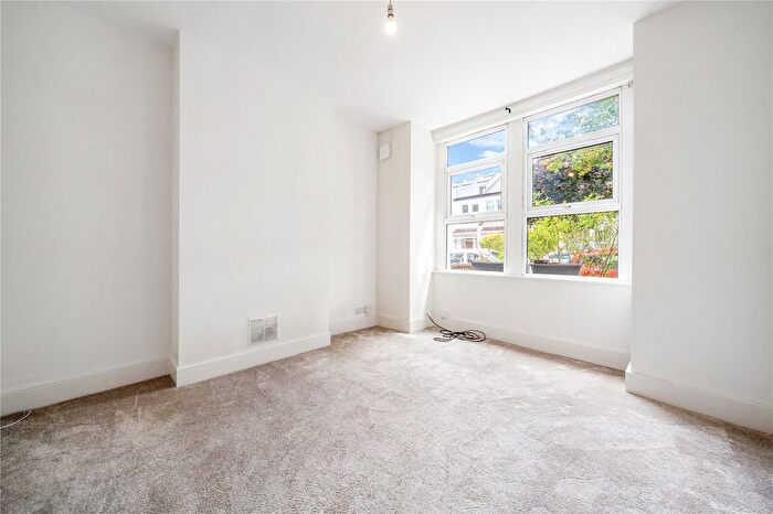 2 Bedroom Flat To Rent In Trentham Street, London, SW18