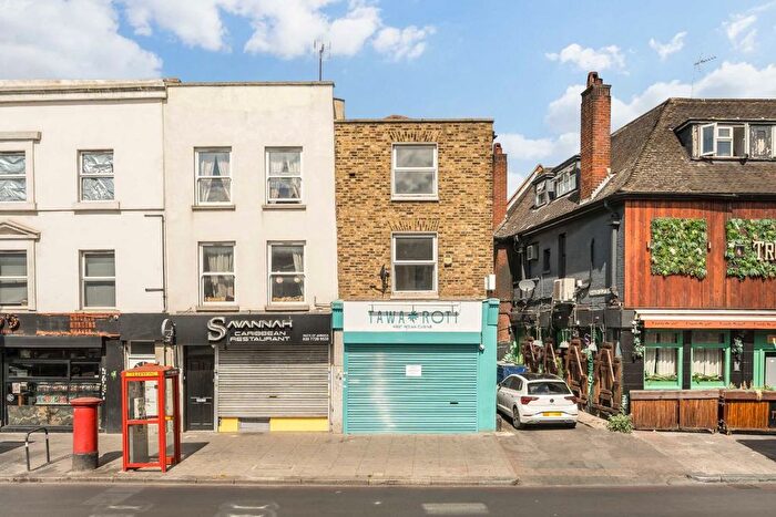 2 Bedroom Flat To Rent In Clapham High Street, Clapham, SW4