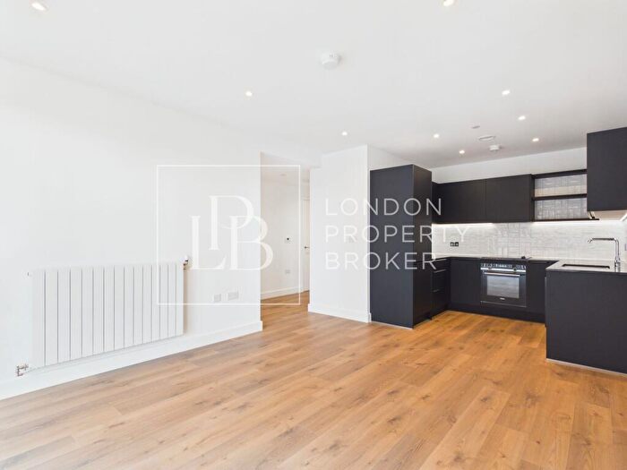 1 Bedroom Apartment To Rent In Dray House, Lombard Square, SE28
