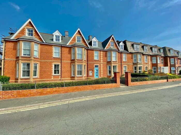 2 Bedroom Flat To Rent In Morwenna House, Summerleaze Crescent, Bude, EX23