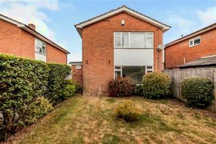 3 Bedroom House To Rent In Goring Way. Goring-by-sea, BN12