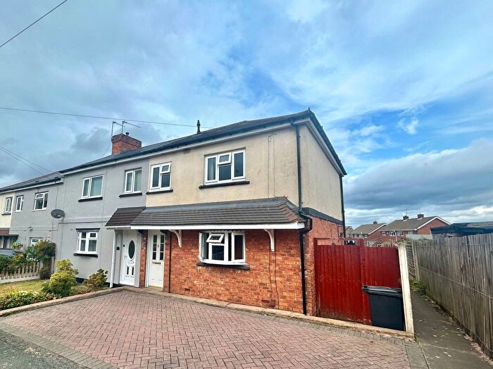 3 Bedroom End Of Terrace House For Sale In Hartland Avenue, Coseley, WV14
