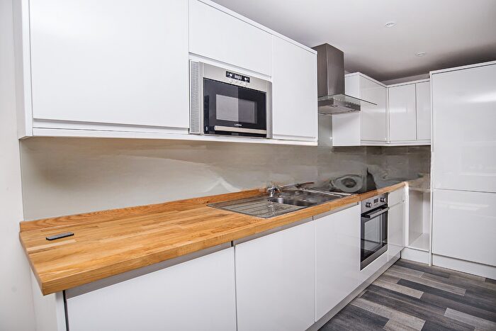 1 Bedroom Flat To Rent In Coombe Lane, London, SW20