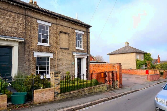 4 Bedroom Semi-Detached House To Rent In Oxford Road, Manningtree, CO11