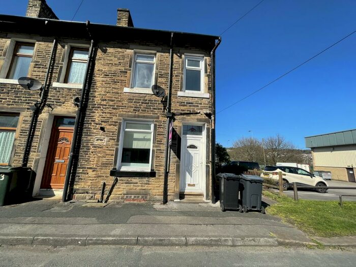 3 Bedroom Property To Rent In Keighley, West Yorkshire, BD21