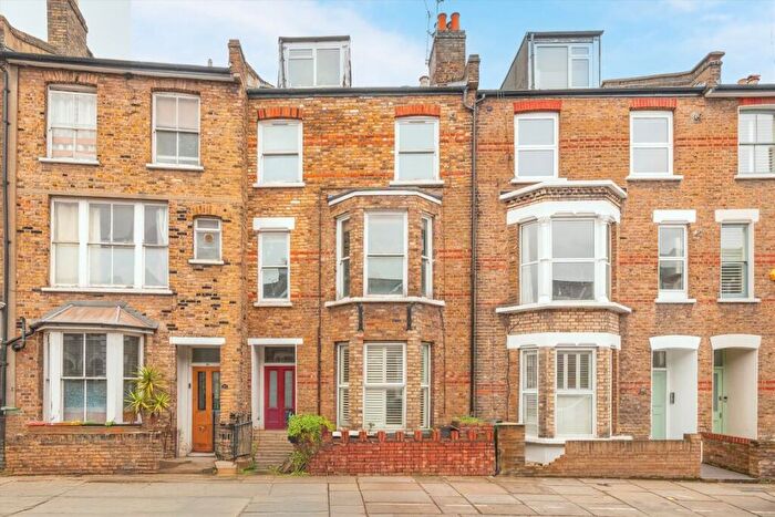 2 Bedroom Flat For Sale In Chetwynd Road, Dartmouth Park, NW5