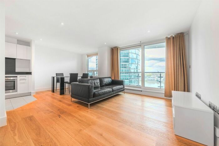 2 Bedroom Flat To Rent In Kestrel House, St. George Wharf, Vauxhall, London, SW8