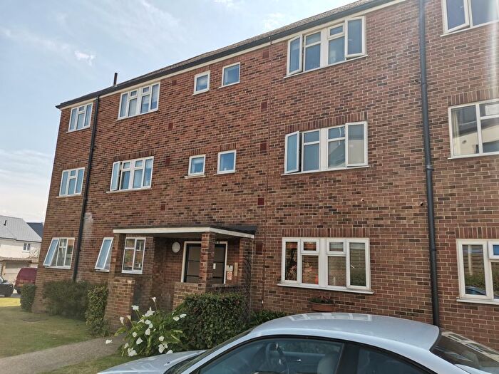 2 Bedroom Flat To Rent In Shorncliffe Road, Folkestone, CT20