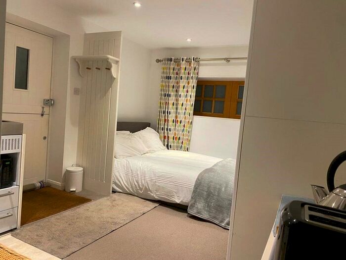 1 Bedroom Studio To Rent In The Annex, Farm Lane, East Horsley KT24