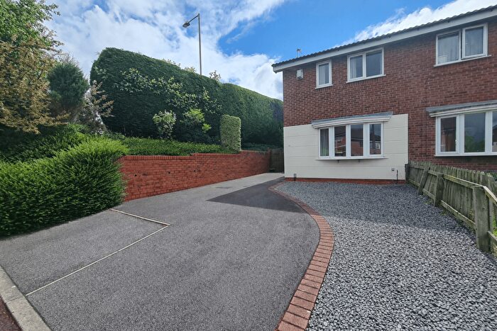 2 Bedroom Semi Detached House To Rent In Kendal Close, Stafford, ST17