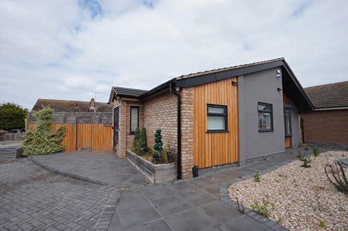 2 Bedroom Detached Bungalow For Sale In Duncan Drive, Birchington, Kent, CT7