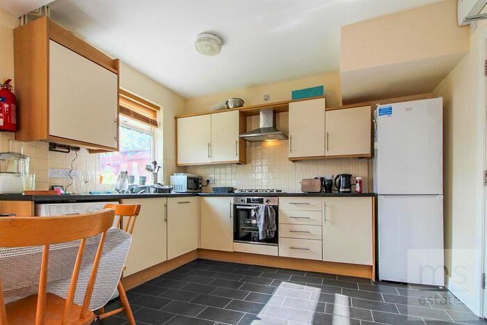 4 Bedroom Semi-detached House To Rent In Highfield Road, Dunkirk, Nottingham, NG7