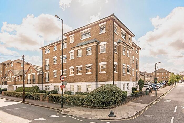 2 Bedroom Flat To Rent In Commercial Way, Peckham, SE15