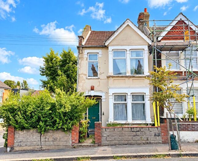 3 Bedroom End Of Terrace House For Sale In Cavendish Drive, Leytonstone, E11