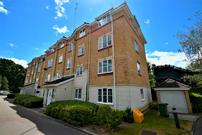 2 Bedroom Flat To Rent In Hursley Road, Chandler's Ford, Eastleigh, SO53