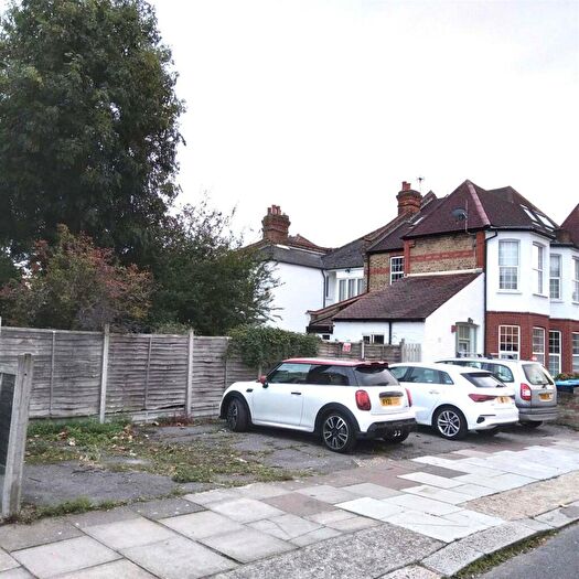 Studio For Sale In Fox Lane, Palmers Green, N13