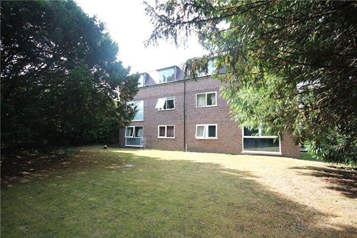 1 Bedroom Apartment For Sale In Waldrons Path, Bramley Hill, South Croydon, CR2