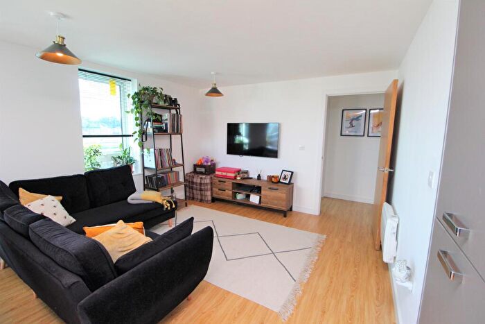 2 Bedroom Apartment To Rent In Quayside Drive, Colchester, CO2