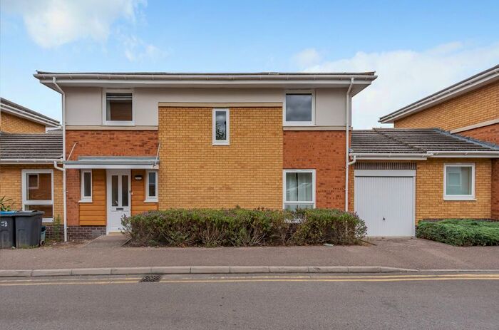 4 Bedroom Detached House To Rent In Manning Gardens, Croydon, CR0