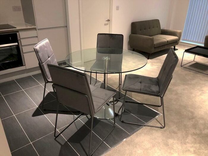 2 Bedroom Flat To Rent In Burlington Square, Boundary Lane, Manchester, Greater Manchester, M15