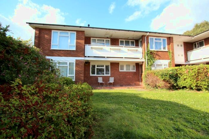 4 Bedroom Flat To Rent In Anglesea Road, Kingston Upon Thames, KT1