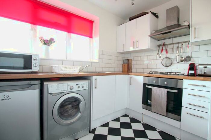 1 Bedroom Apartment To Rent In Windsor Road, Welwyn, AL6