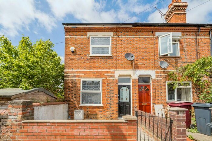 3 Bedroom End Of Terrace House To Rent In Filey Road, Reading, RG1