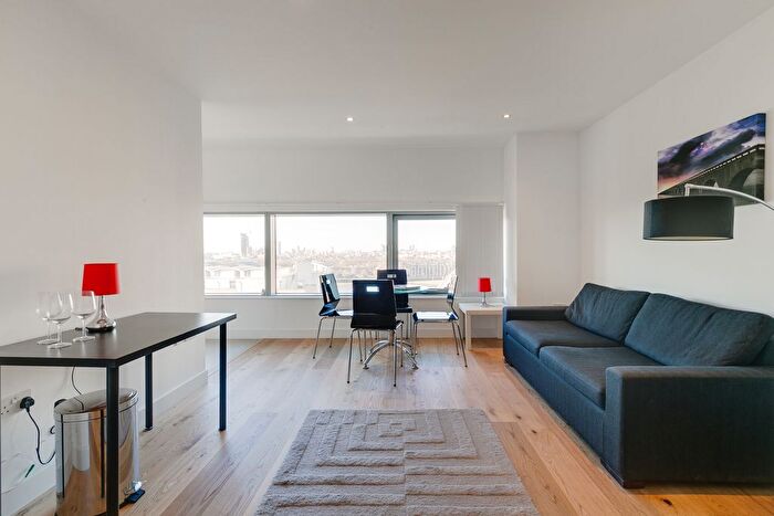 1 Bedroom Flat For Sale In Landmark West, Marsh Wall, E14