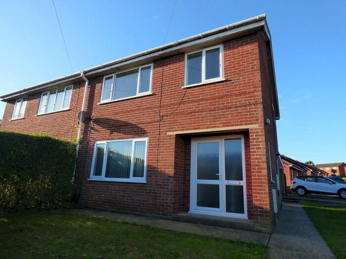 3 Bedroom Semi-Detached House To Rent In Arundel Drive, Louth., LN11