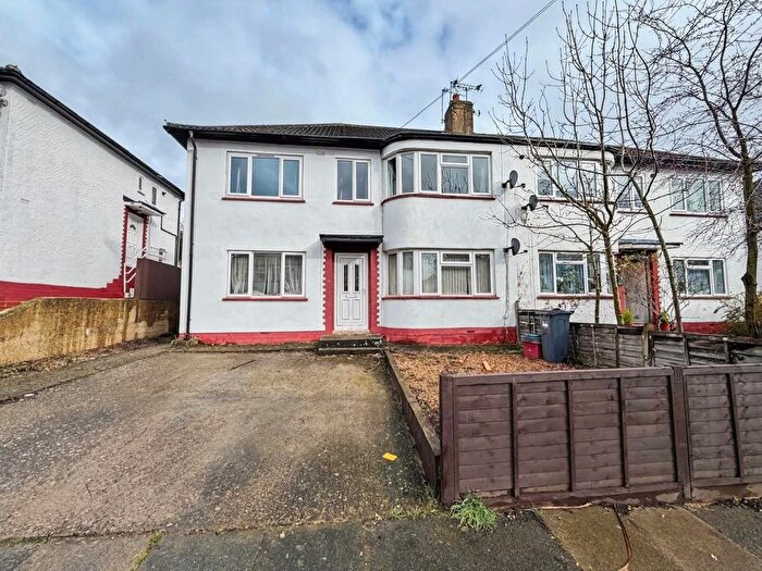 2 Bedroom Maisonette For Sale In Hexham Gardens, Isleworth, TW7