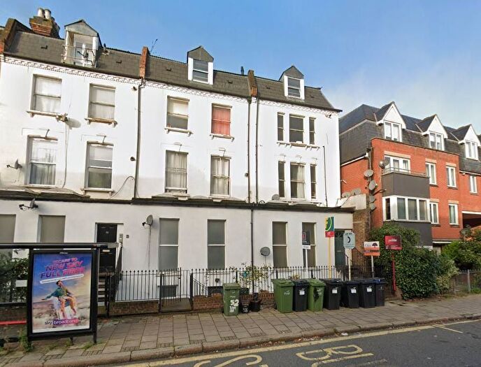 2 Bedroom Flat To Rent In Norwood Road, Herne Hill, London, SE24