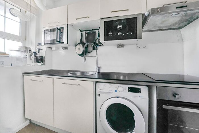 1 Bedroom Flat To Rent In Wicksteed House, County Street, SE1