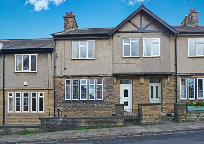 3 Bedroom Terraced House For Sale In Sherborne Road, Idle, Bradford, BD10
