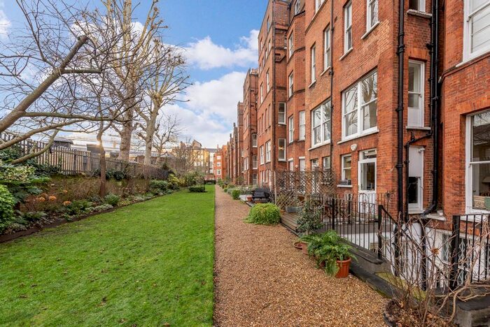 1 Bedroom Flat To Rent In Lower Sloane Street, Chelsea, London, SW1W