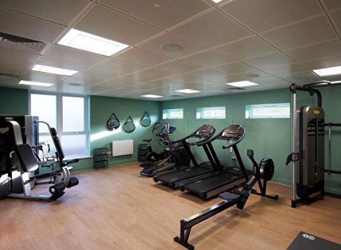 1 Bedroom Flat To Rent In Turnpike Lane, The Green, RH12