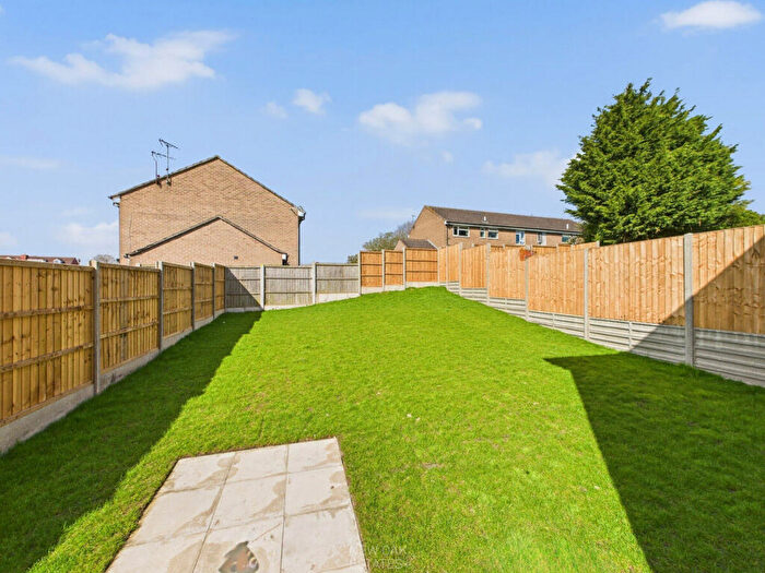 3 Bedroom Semi-Detached House For Sale In Beeley Close, North Wingfield, S42