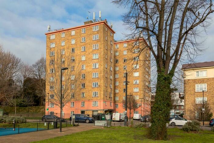 2 Bedroom Apartment To Rent In Clifton Road, Islington, N1