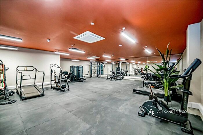 1 Bedroom Flat To Rent In Virginia House, Walton Street, HP21