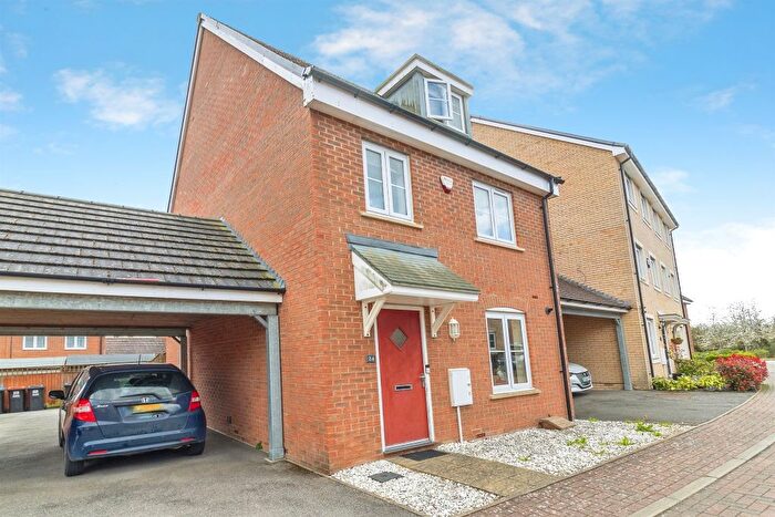 4 Bedroom Detached House For Sale In Sumatra Crescent, Bletchley, Milton Keynes, MK3