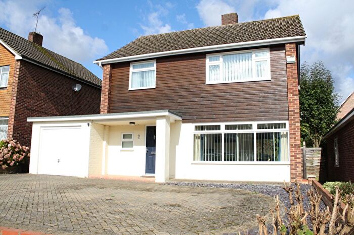 3 Bedroom Detached House To Rent In Calder Close, Maidenhead, Berkshire, SL6